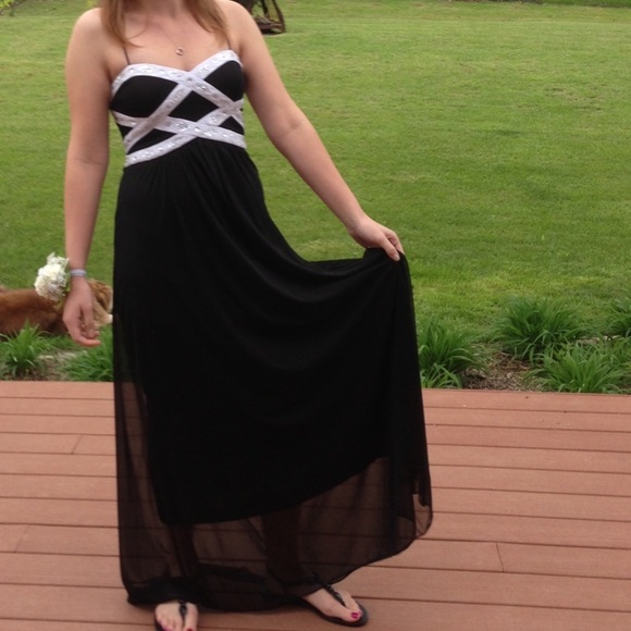 Stacy Sklar Dresses & Skirts - Need a Prom dress? Size 5 black dress